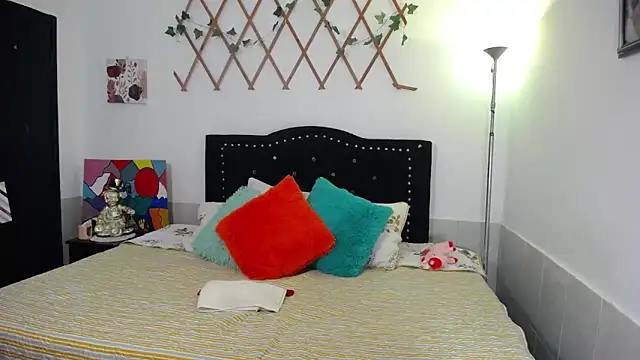 naughty girl 4u online show from May 17, 8:42 pm