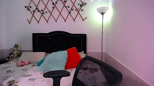 naughty girl 4u online show from November 16, 5:17 pm