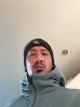 juniiorre online show from December 18, 8:30 am