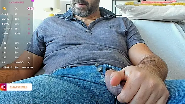 Snapshot of _MrPrecum_ chatting on February 3, 11:31 am MrPrecum online show from February 3, 11:31 am