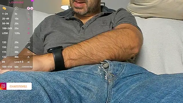 Snapshot of _MrPrecum_ chatting on February 7, 4:37 am MrPrecum online show from February 7, 4:37 am