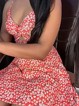 Snapshot of SCHOOL_Girl_0 chatting on February 6, 12:22 am SCHOOL Girl 0 online show from February 6, 12:22 am