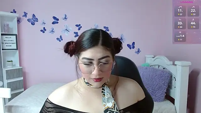 BRIATHOMAS online show from March 14, 12:27 am