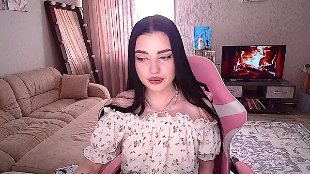   Malika   online show from April 9, 5:20 am