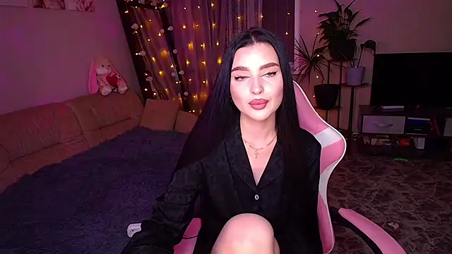   Malika   online show from November 28, 4:29 pm