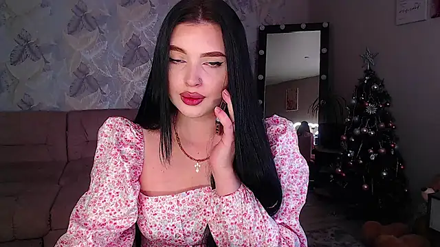 Snapshot of __Malika__ chatting on December 23, 7:38 am Malika online show from December 23, 7:38 am