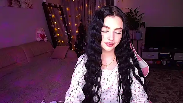   Malika   online show from December 16, 4:55 pm