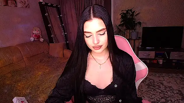   Malika   online show from January 18, 3:15 pm