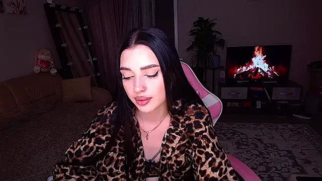   Malika   online show from April 1, 1:41 pm