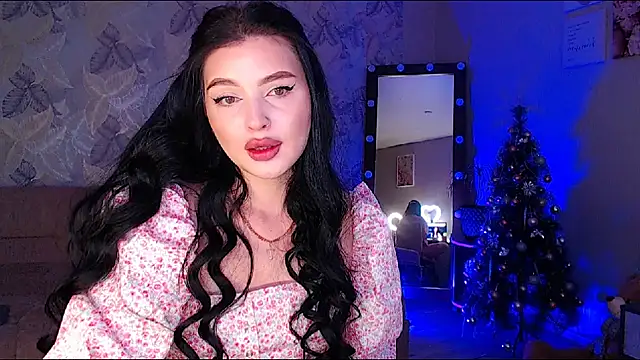Snapshot of __Malika__ chatting on December 11, 8:26 am Malika online show from December 11, 8:26 am