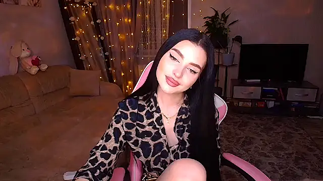   Malika   online show from December 4, 3:22 pm