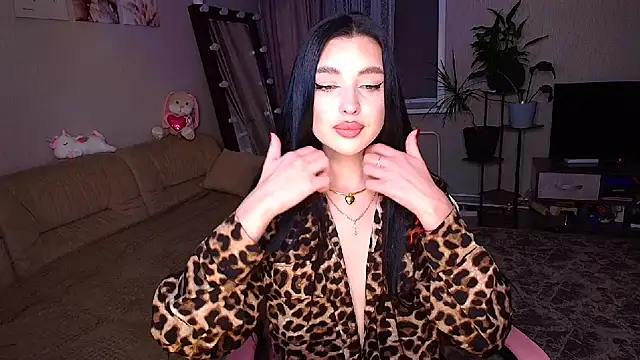   Malika   online show from October 23, 3:10 pm