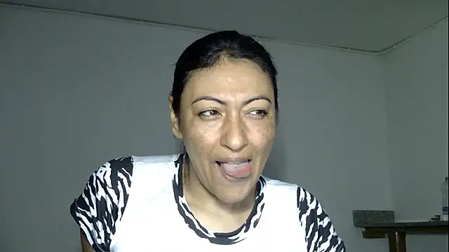 Snapshot of ErikaRika chatting on December 23, 7:28 am ErikaRika online show from December 23, 7:28 am