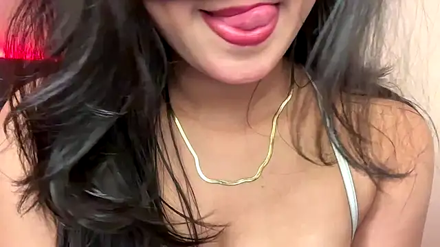 Hottie ishuu online show from January 6, 6:01 pm