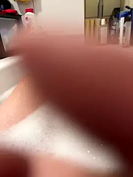 Snapshot of David19932908 chatting on December 2, 12:40 pm David19932908 online show from December 2, 12:40 pm