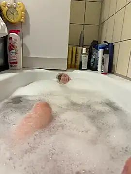 Snapshot of David19932908 chatting on December 1, 5:25 pm David19932908 online show from December 1, 5:25 pm