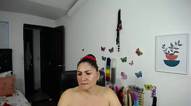 Snapshot of mature_bigboobs10 chatting on March 3, 10:38 am mature bigboobs10 online show from March 3, 10:38 am