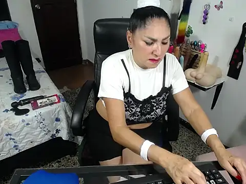 mature bigboobs10 online show from March 1, 4:12 am