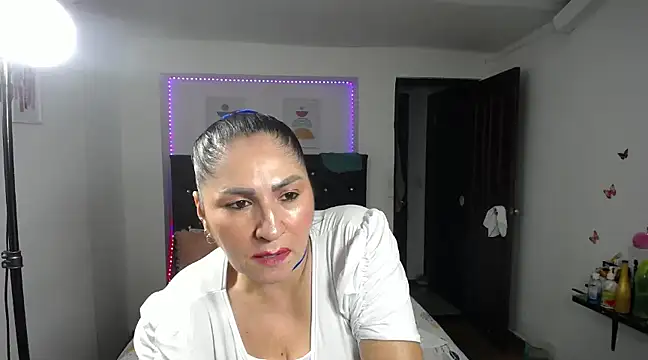Snapshot of mature_bigboobs10 chatting on March 2, 10:58 am mature bigboobs10 online show from March 2, 10:58 am
