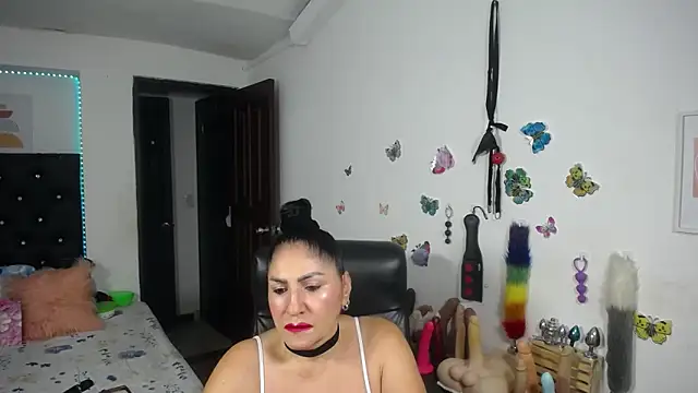 mature bigboobs10 online show from May 14, 4:20 am