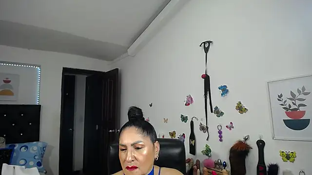 Snapshot of mature_bigboobs10 chatting on October 29, 1:26 am mature bigboobs10 online show from October 29, 1:26 am