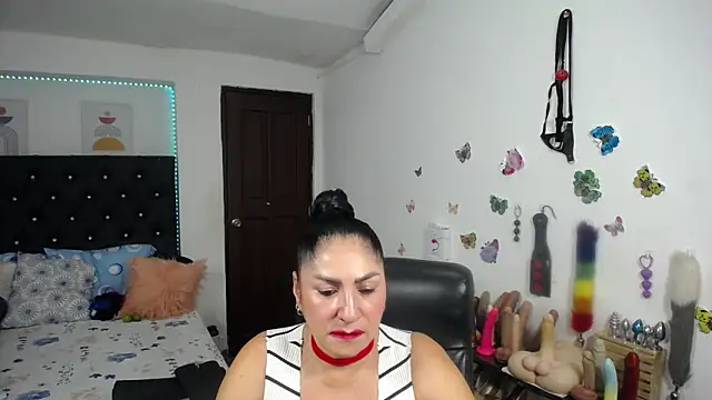 mature bigboobs10 online show from April 19, 4:02 am