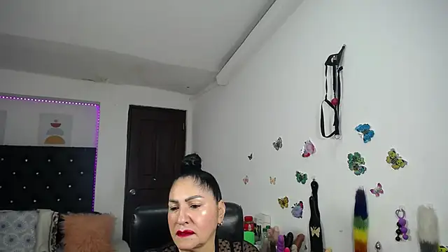 mature bigboobs10 online show from June 26, 3:56 am