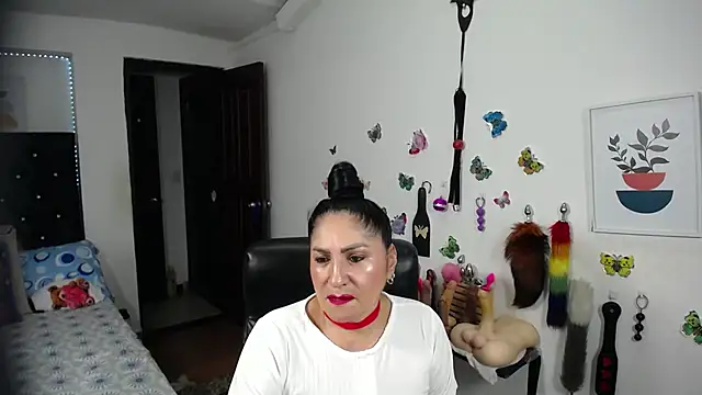 Snapshot of mature_bigboobs10 chatting on November 28, 4:01 am mature bigboobs10 online show from November 28, 4:01 am