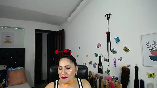 Snapshot of mature_bigboobs10 chatting on October 31, 4:09 am mature bigboobs10 online show from October 31, 4:09 am