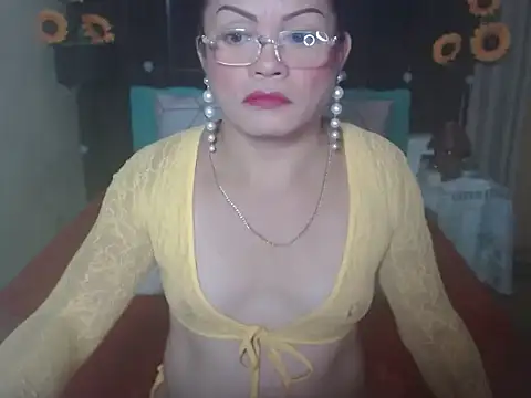 UrAsianPrincessDanie online show from February 10, 7:57 pm