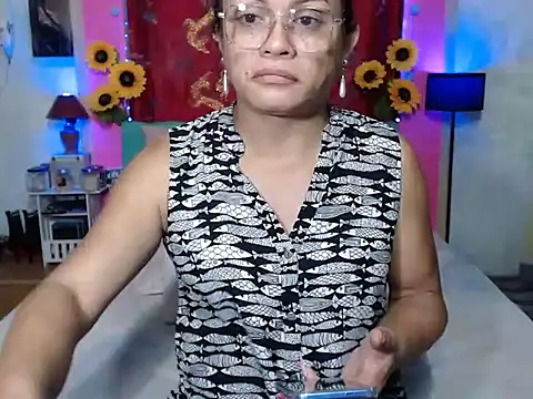 UrAsianPrincessDanie online show from March 21, 4:33 pm