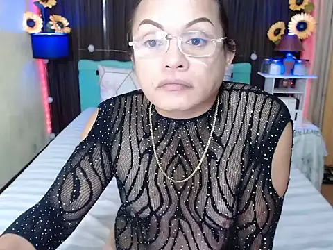 UrAsianPrincessDanie online show from February 17, 7:22 pm