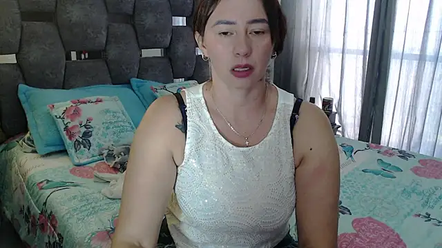 sara hott 1 online show from February 28, 2:17 pm