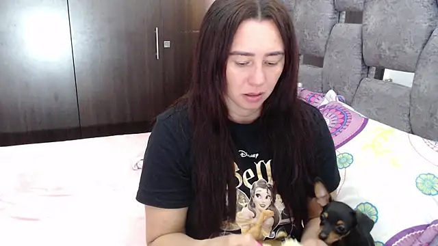 Snapshot of sara_hott_1 chatting on June 9, 4:19 pm sara hott 1 online show from June 9, 4:19 pm