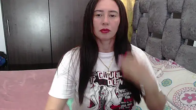 sara hott 1 online show from June 4, 6:56 pm
