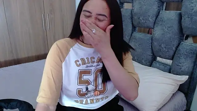 Snapshot of sara_hott_1 chatting on March 21, 7:24 pm sara hott 1 online show from March 21, 7:24 pm