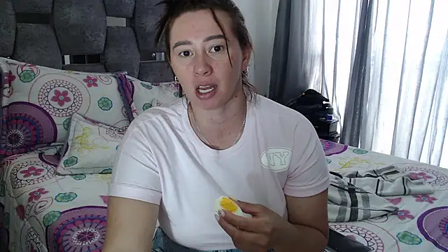 sara hott 1 online show from April 8, 3:24 pm