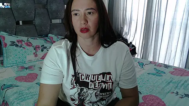 sara hott 1 online show from March 31, 6:32 pm