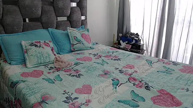 sara hott 1 online show from March 21, 6:34 pm