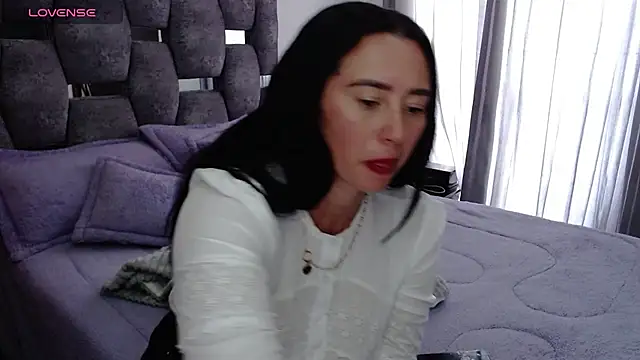 Snapshot of sara_hott_1 chatting on October 21, 8:08 pm sara hott 1 online show from October 21, 8:08 pm