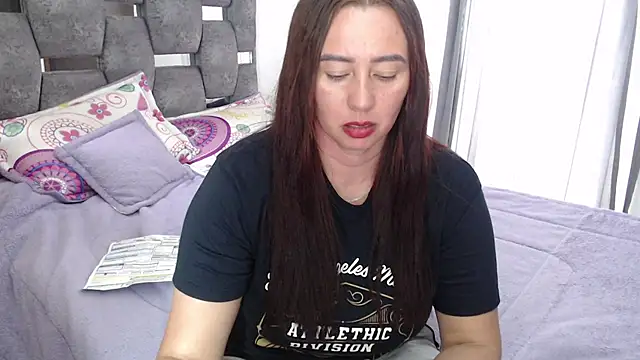 sara hott 1 online show from April 15, 7:51 pm