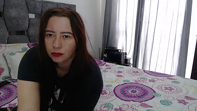 sara hott 1 online show from April 17, 4:32 pm