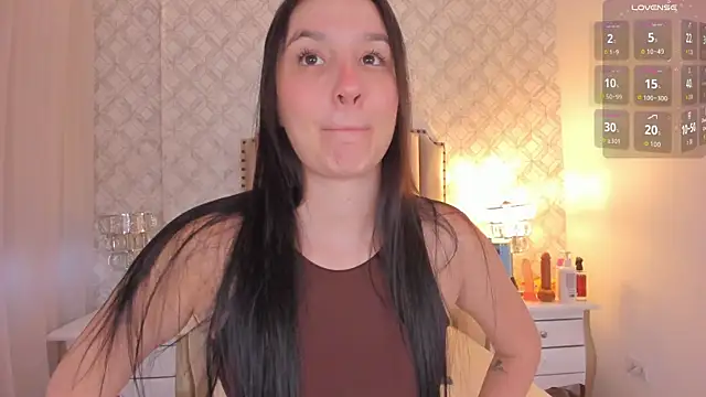 Pia Johnson  online show from April 21, 11:39 am