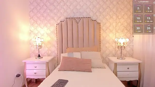 Pia Johnson  online show from March 12, 11:36 am