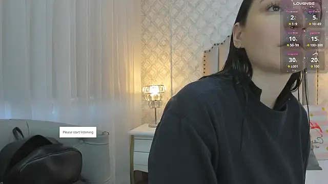 Pia Johnson  online show from April 18, 11:23 am