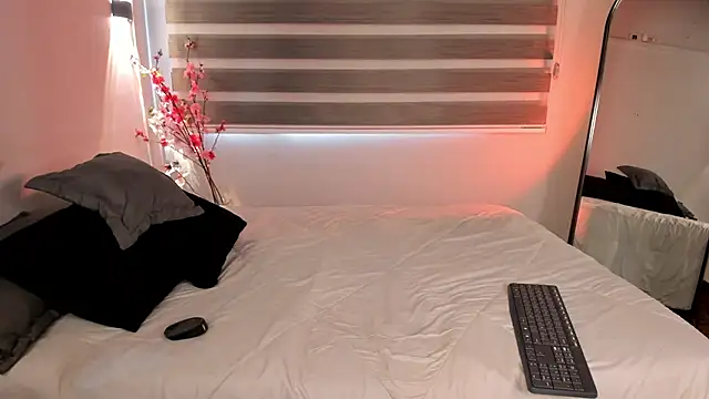 Snapshot of MERIDA_TAYLOR chatting on September 13, 1:11 pm MERIDA TAYLOR online show from September 13, 1:11 pm