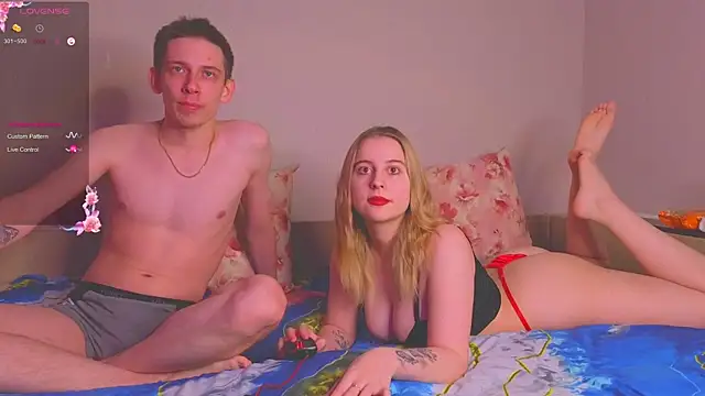 Snapshot of cuple_off chatting on December 4, 11:31 am cuple off online show from December 4, 11:31 am