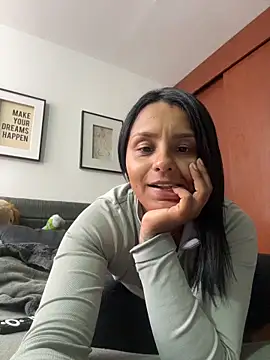 J loren online show from May 3, 8:01 pm