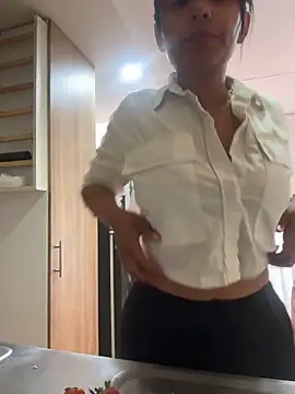 J loren online show from April 9, 8:37 pm