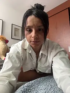 J loren online show from May 22, 9:13 pm